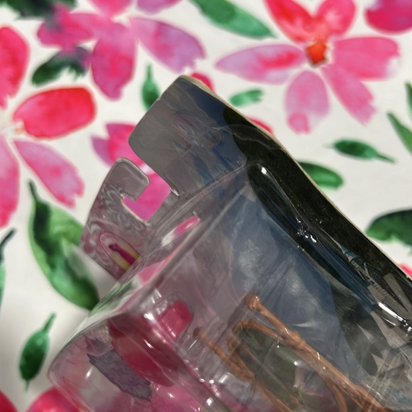 MagiClip Doll Disney’s Frozen Anna of Arendelle - Picture 4 of 5